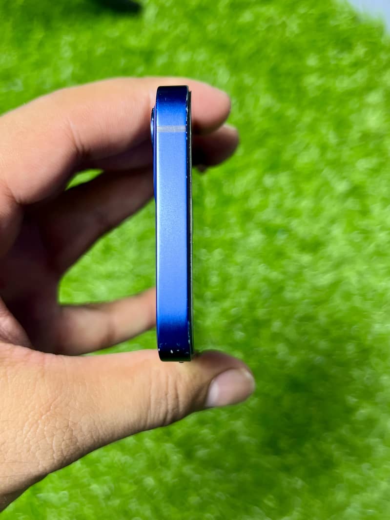 Apple iPhone 12 mini 7