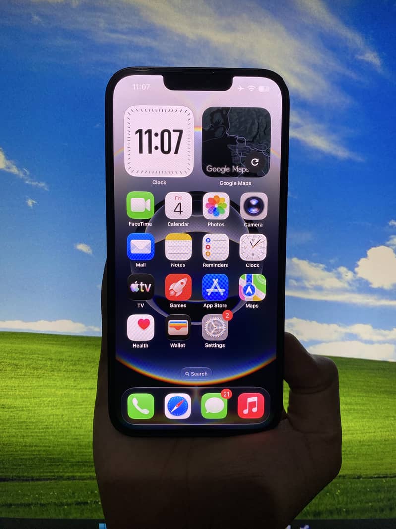 Apple iPhone 16e 6