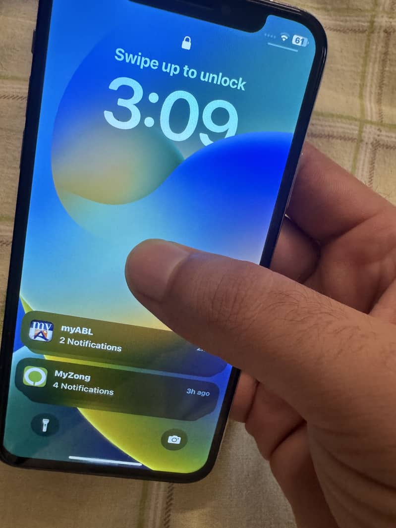 Apple iPhone X 3