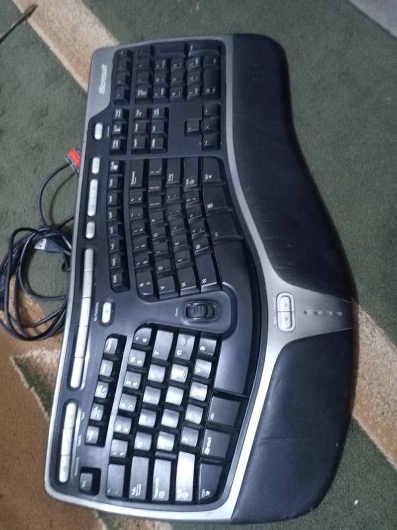 RARE MICROSOFT KEYBOARD 0