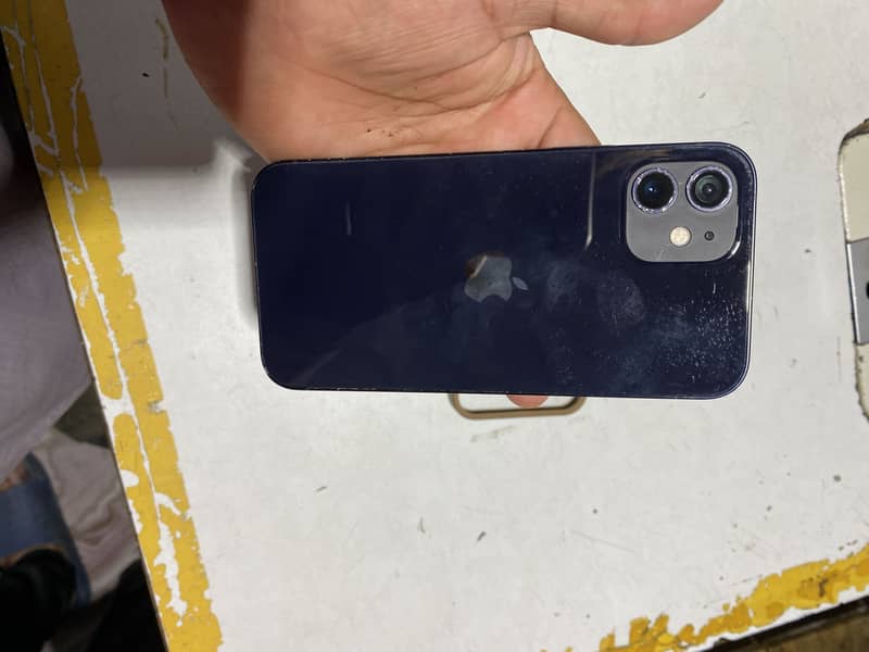 Apple iPhone 12 6
