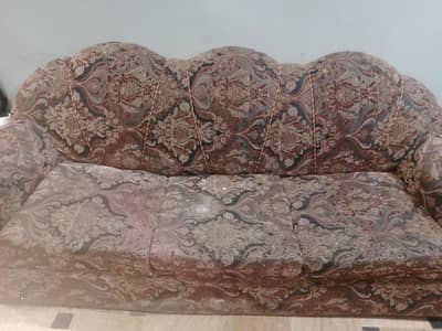 3,2 and 1 seater floral sofa