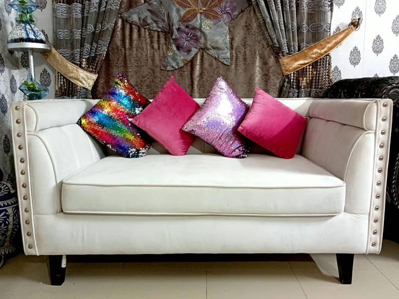 2 Seater Immaculate Condition Sofa 0
