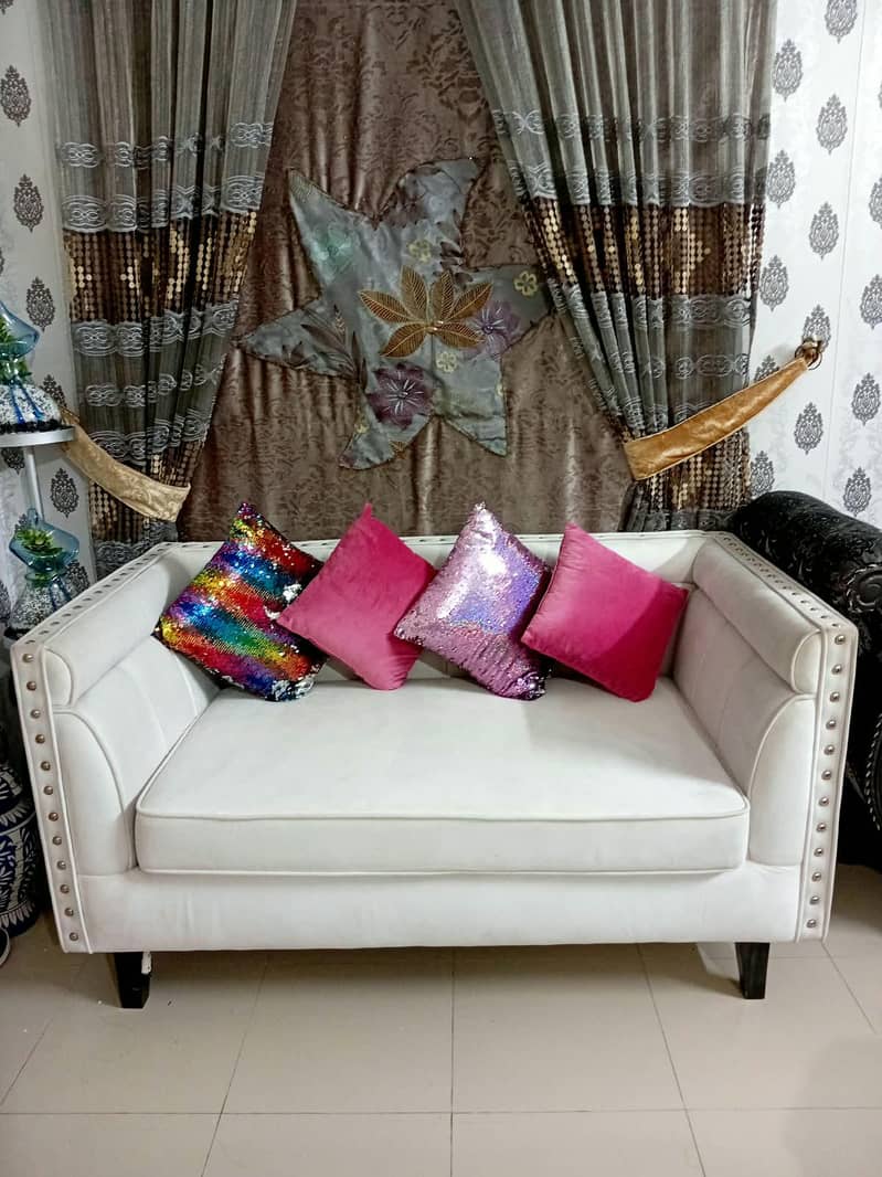 2 Seater Immaculate Condition Sofa 1