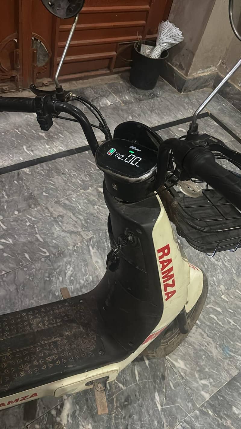 electric scooty 0