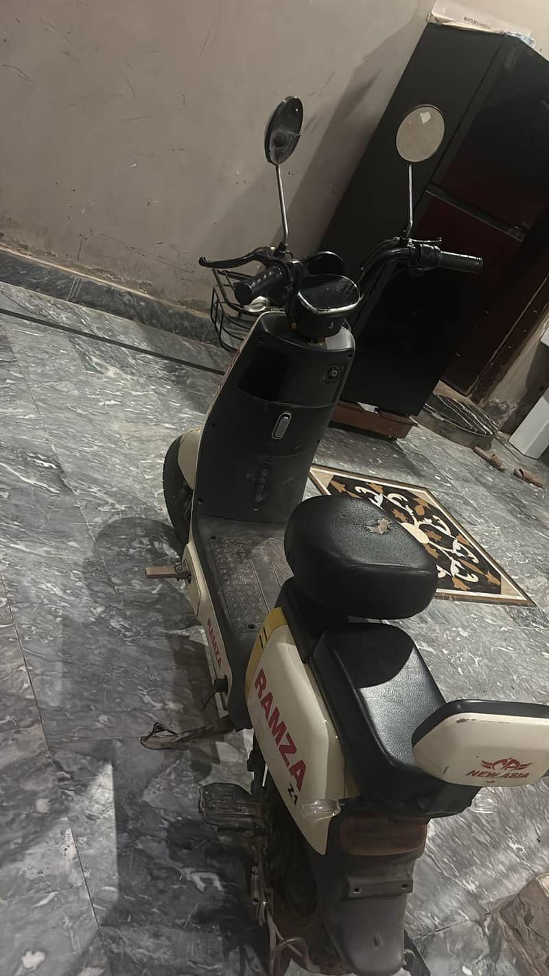 electric scooty 1