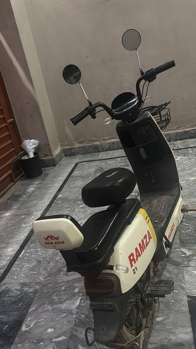 electric scooty 2