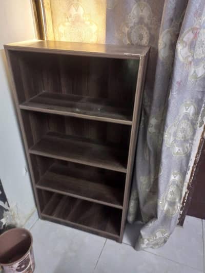 wooden bookshelf rack good condition