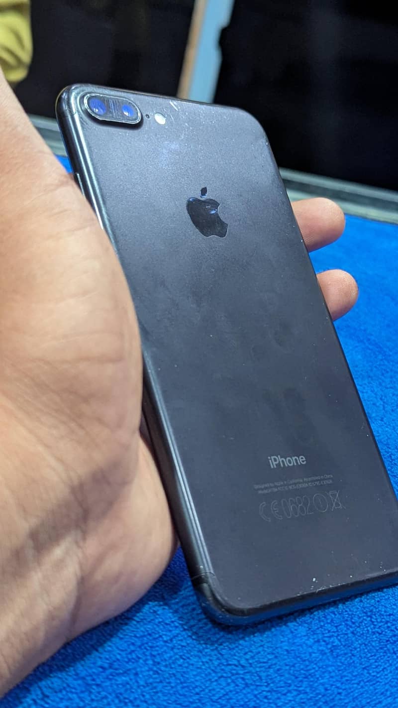 Apple iPhone 7 Plus 0