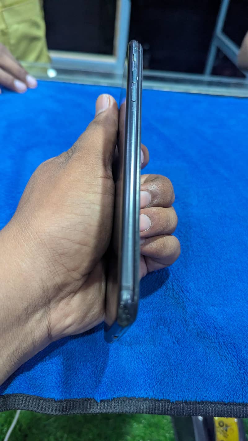 Apple iPhone 7 Plus 1