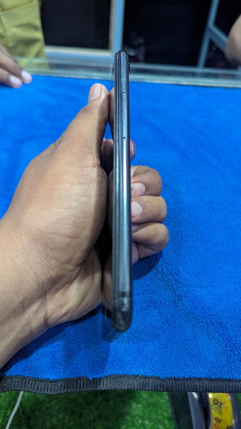 Apple iPhone 7 Plus 2