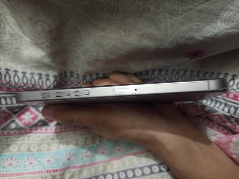Apple iPhone 15 Pro Max 0