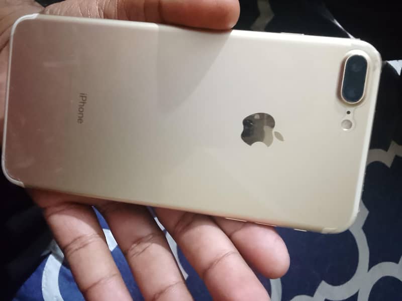 Apple iPhone 7 Plus 3