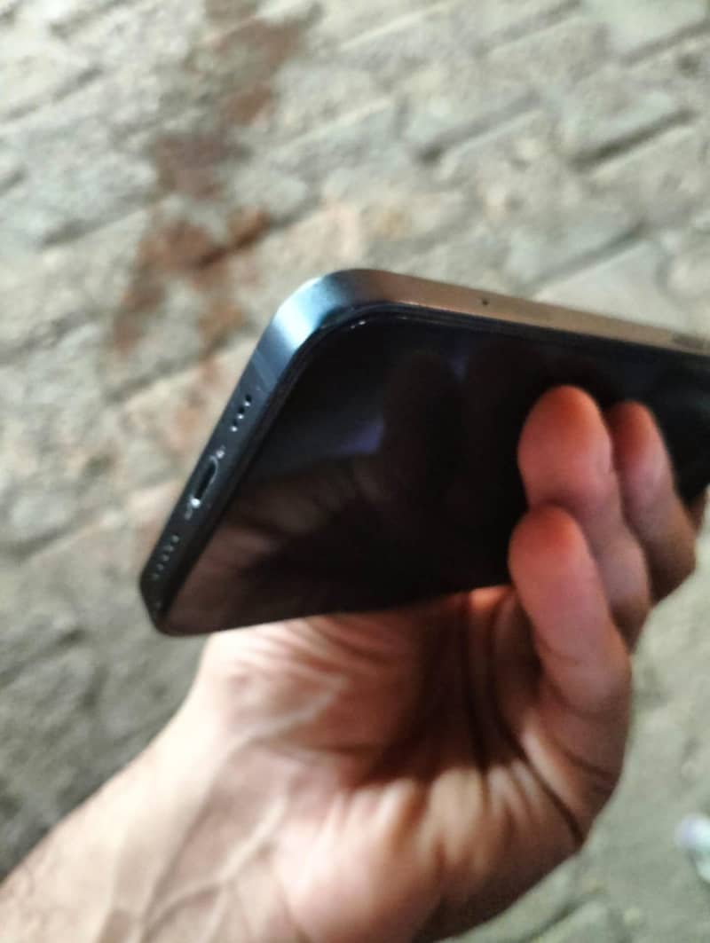 Apple iPhone 13 6
