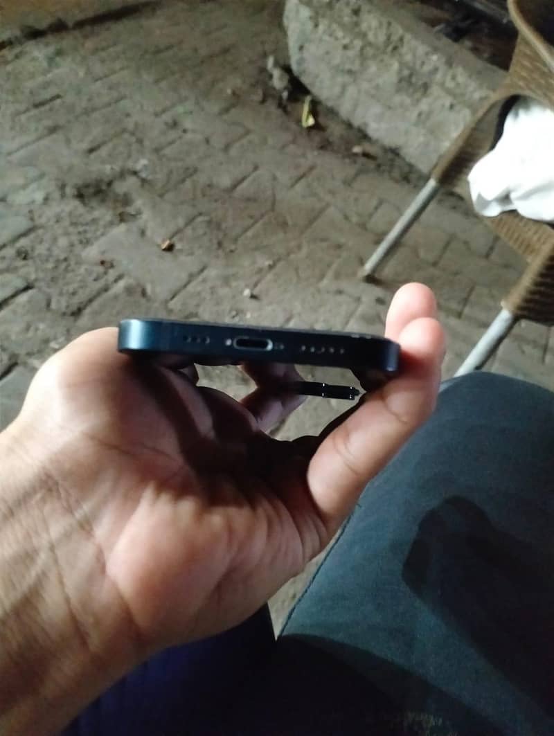 Apple iPhone 13 7