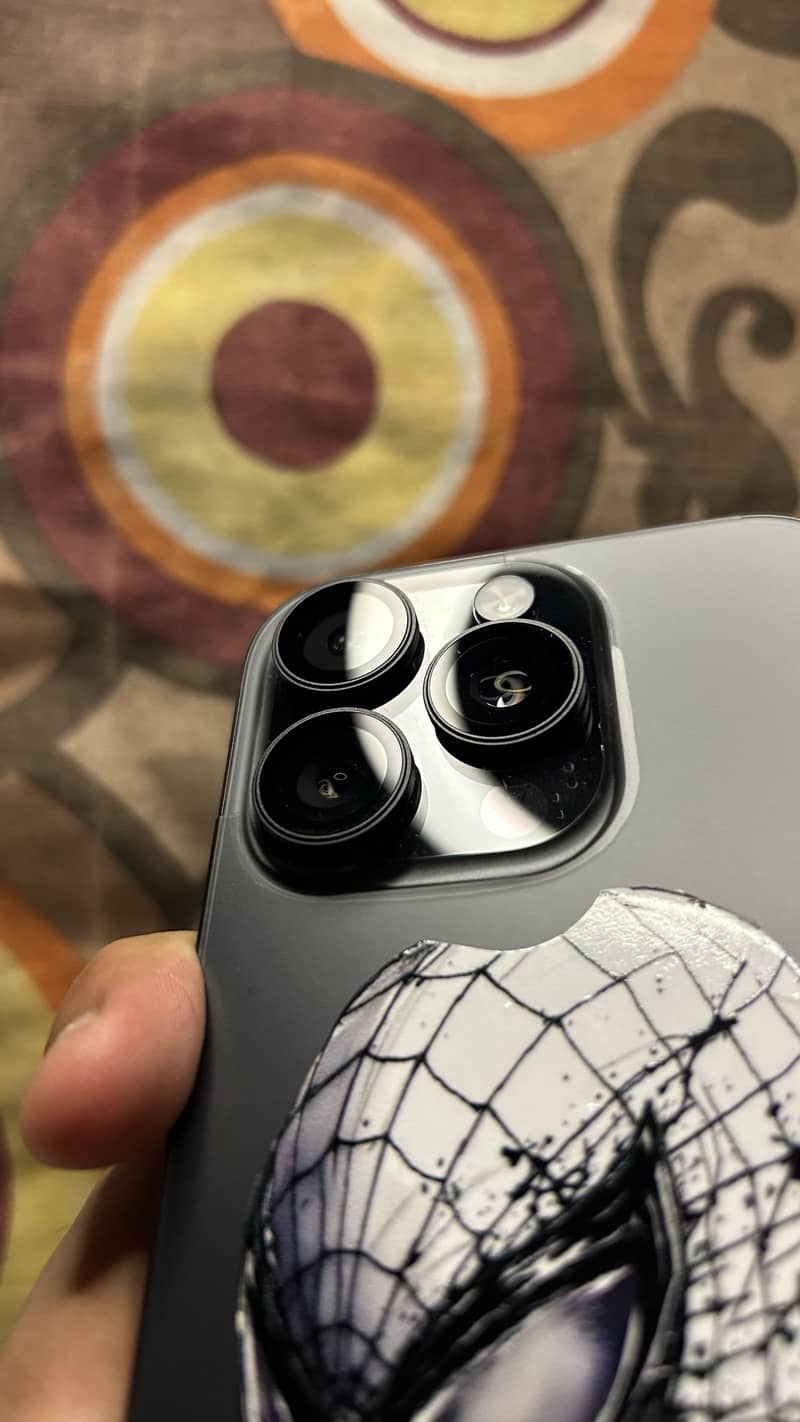 Apple iPhone 16 Pro 1