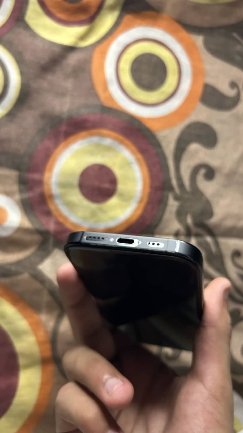 Apple iPhone 16 Pro 7