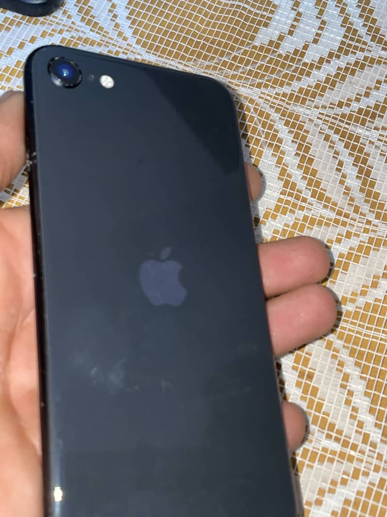 iPhone SE 2 1