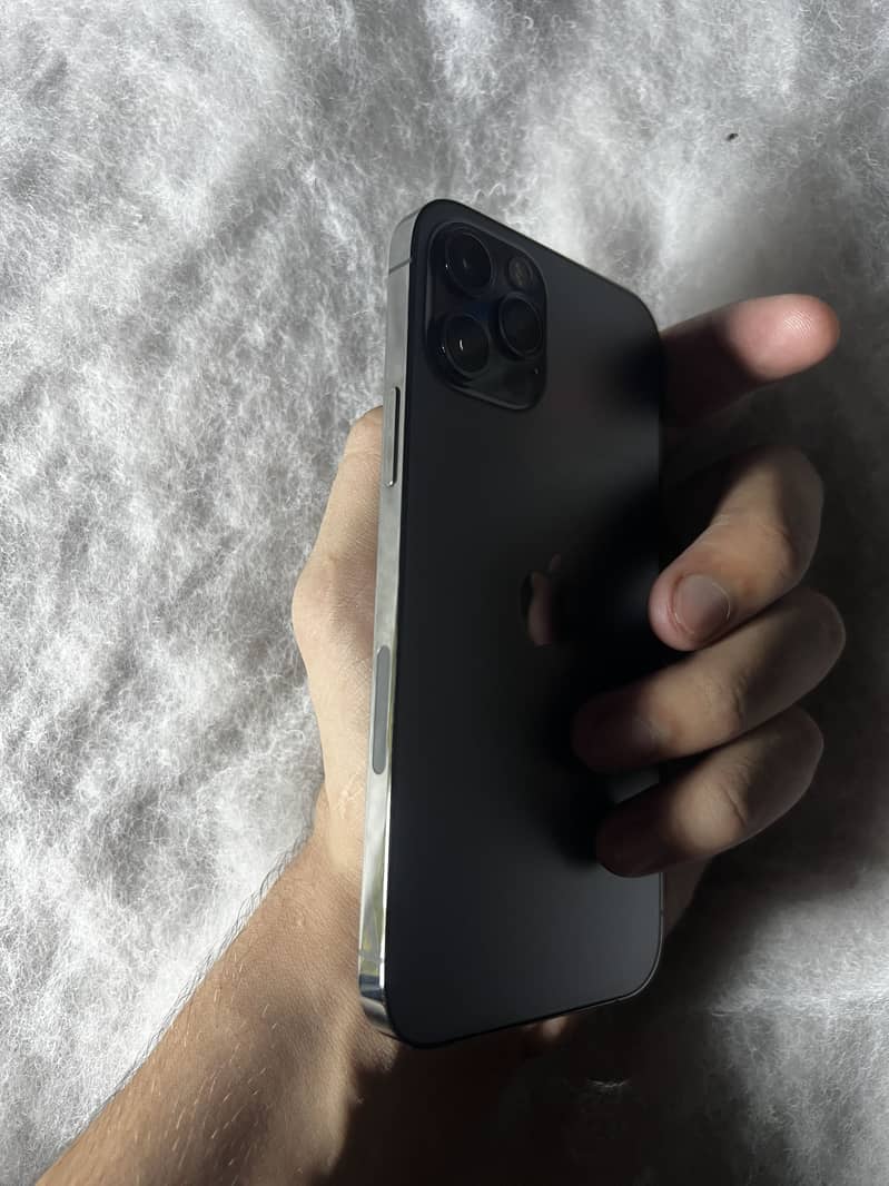 Apple iPhone 12 Pro 2