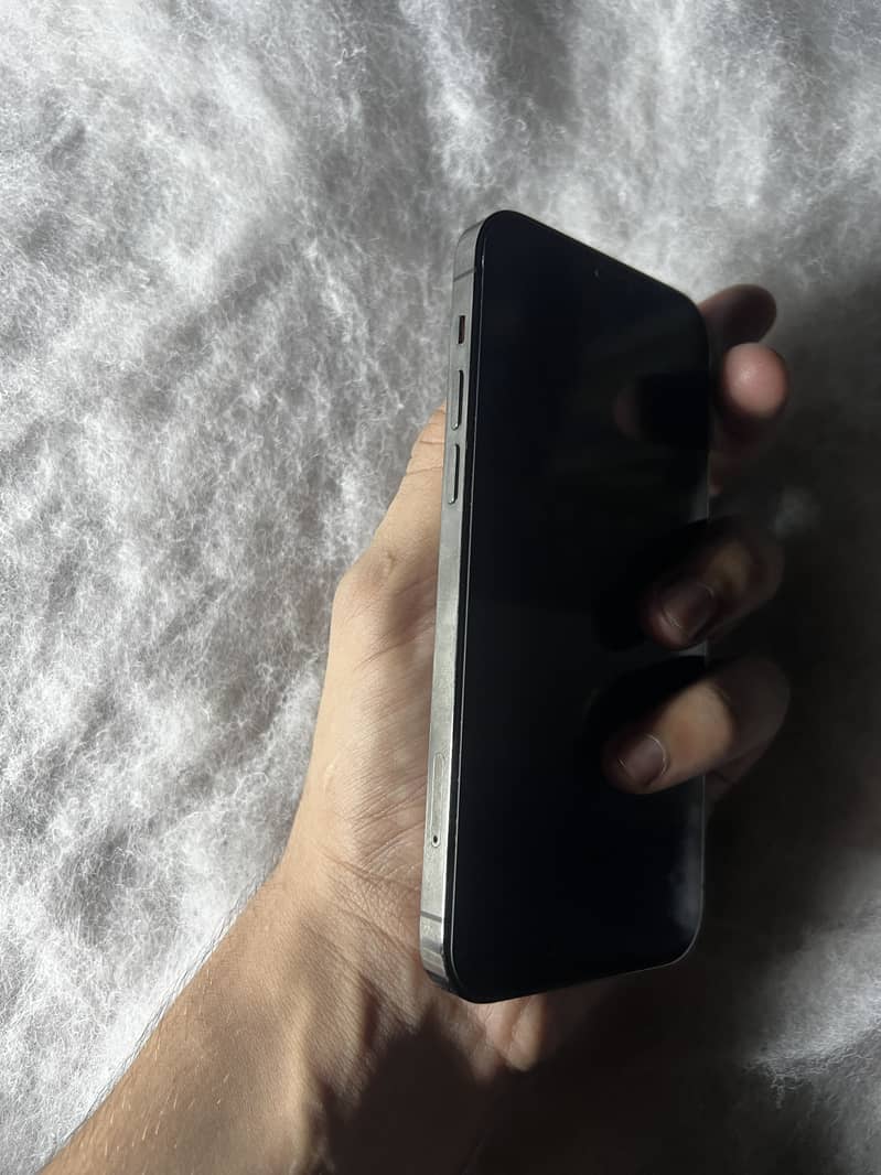 Apple iPhone 12 Pro 3
