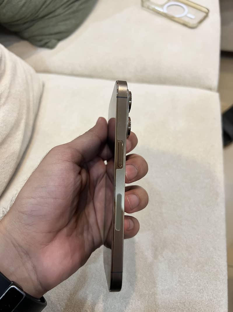Apple iPhone 14 Pro 2
