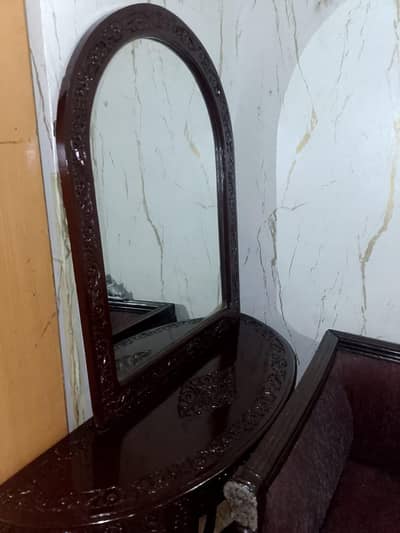 mirror and console
