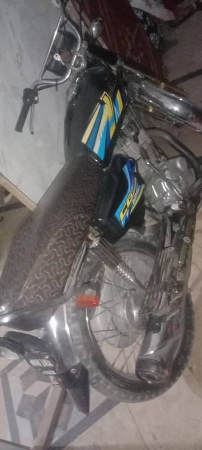 united 125