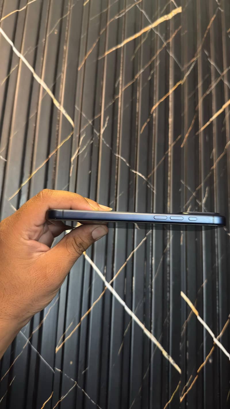 Apple iPhone 17 Pro Max 3
