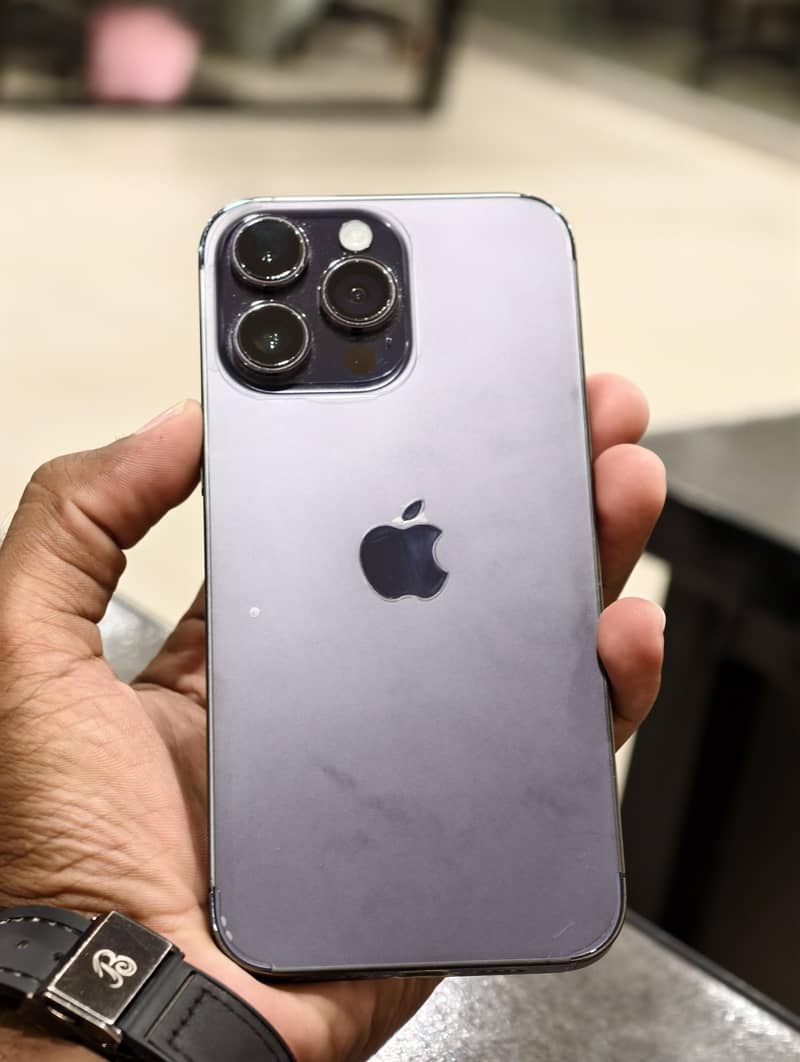 Apple iPhone 14 Pro Max 6