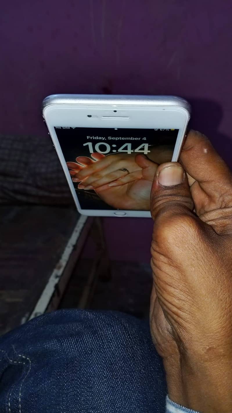 Apple iPhone 8 Plus 0