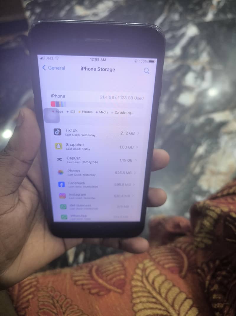 Apple iPhone 7 Plus 1