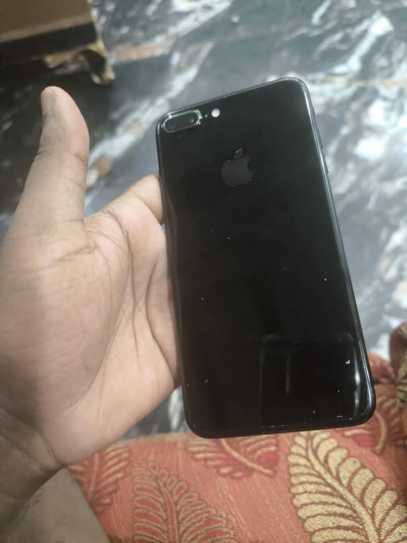 Apple iPhone 7 Plus 2