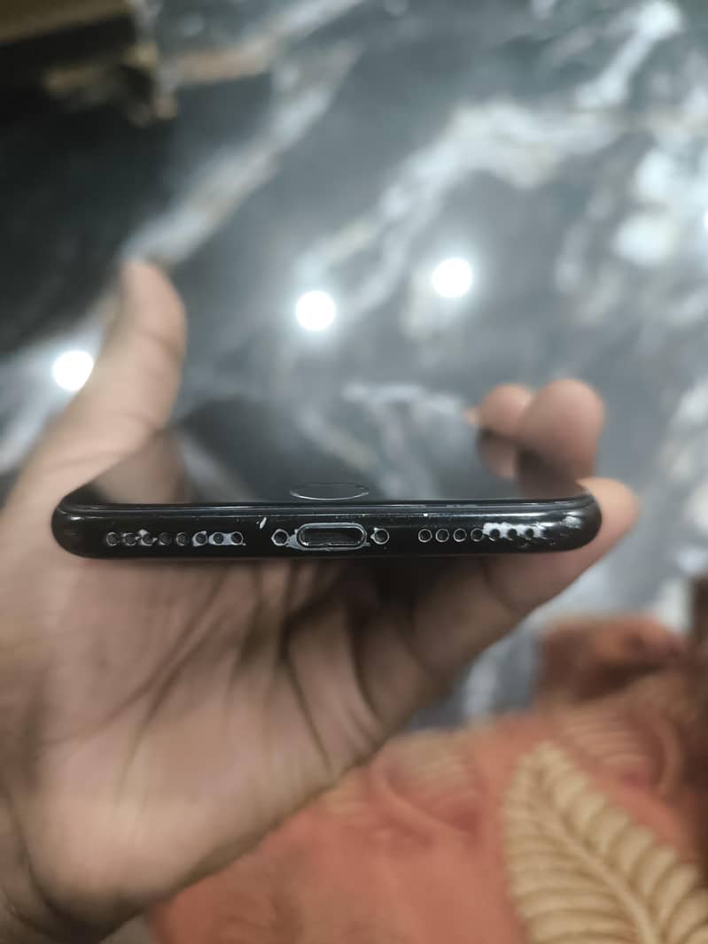 Apple iPhone 7 Plus 3