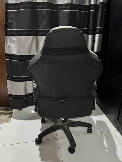 Gaming Chair with adjustments