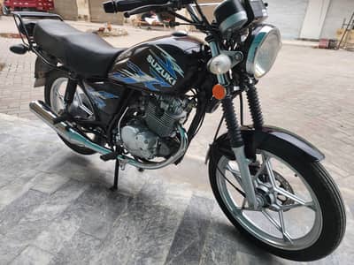 Suzuki gs 150 se model 2017