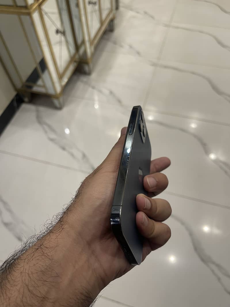Apple iPhone 12 Pro 3