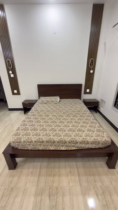 Queen size bed available with side table and mattress
