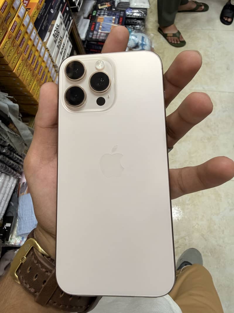 Apple iPhone 16 Pro Max 0