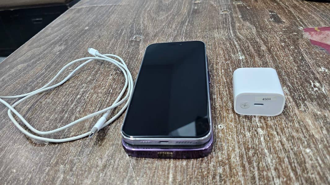 Apple iPhone 14 Pro Max 1
