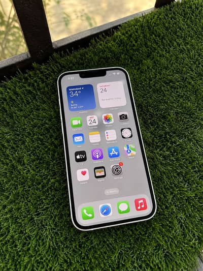 Apple iPhone 13