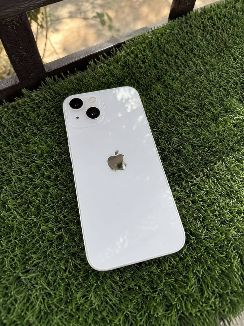 Apple iPhone 13 1