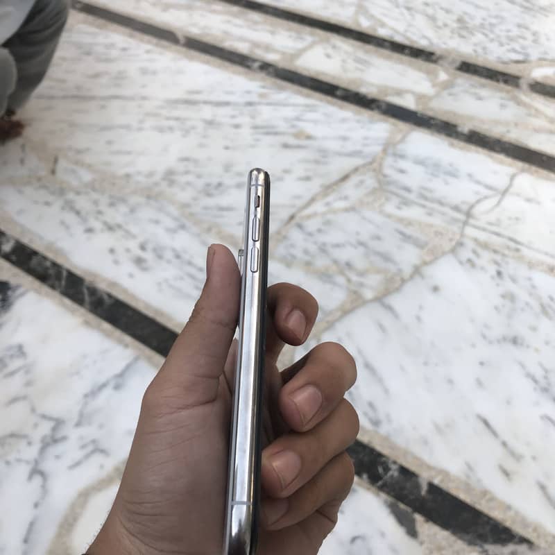 Apple iPhone X 2