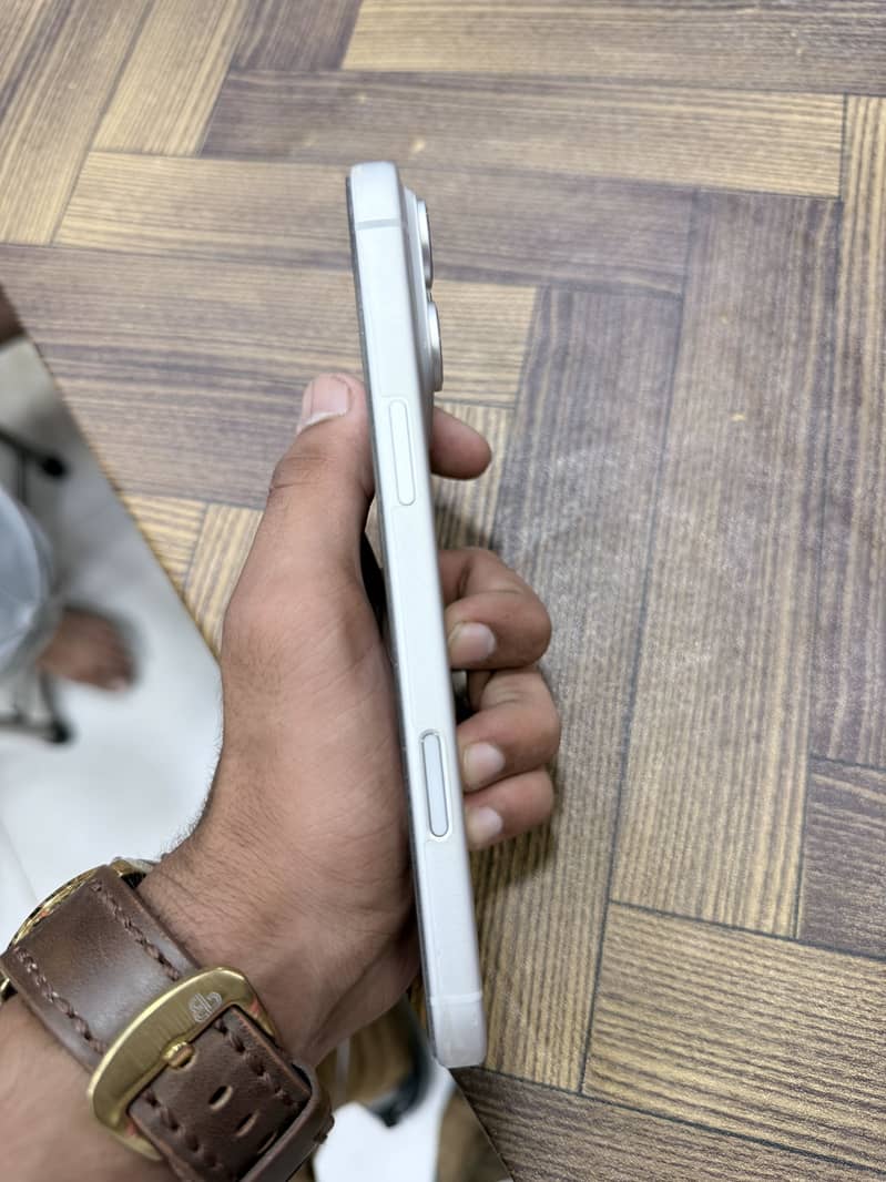 Apple iPhone 17 Pro Max 2
