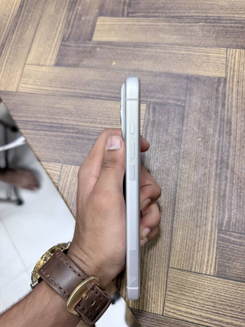 Apple iPhone 17 Pro Max 3