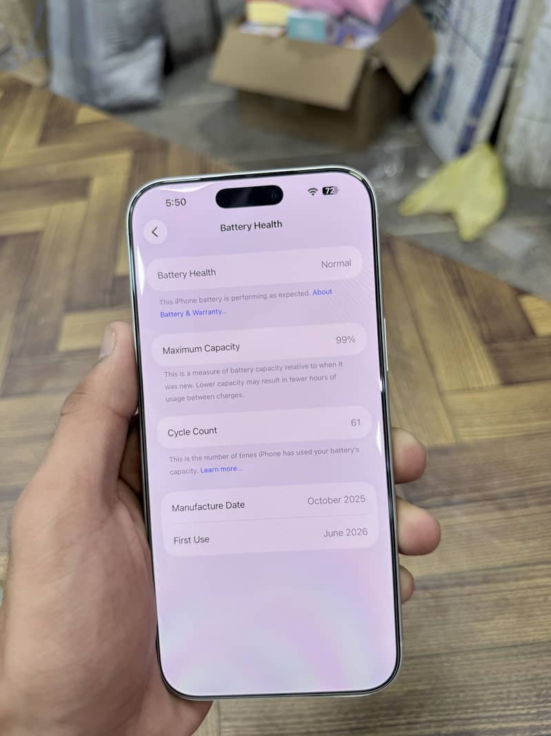 Apple iPhone 17 Pro Max 4