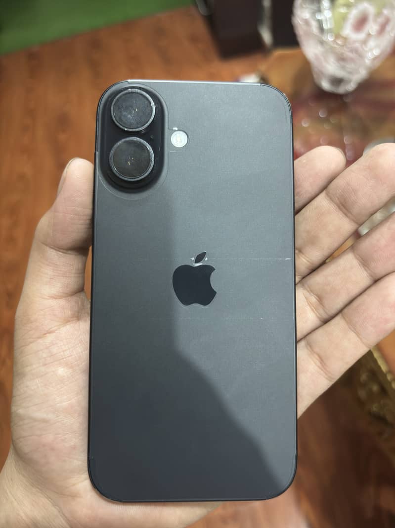 Apple iPhone 16 JV 1