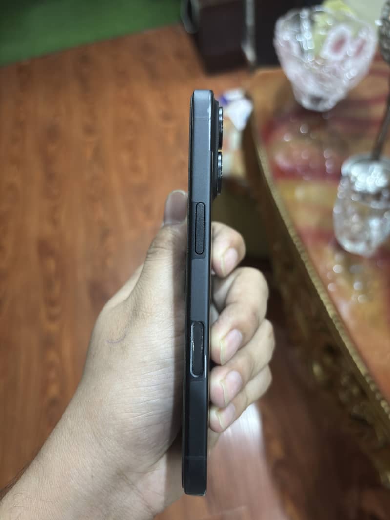 Apple iPhone 16 JV 3
