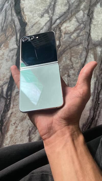 Samsung Mobile Z Flip 5 exchange possible ha