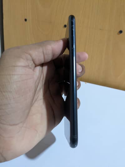 Apple iPhone SE