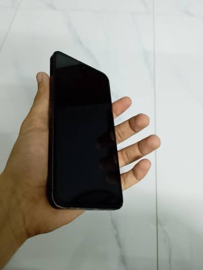 Samsung Mobile S24 fE.